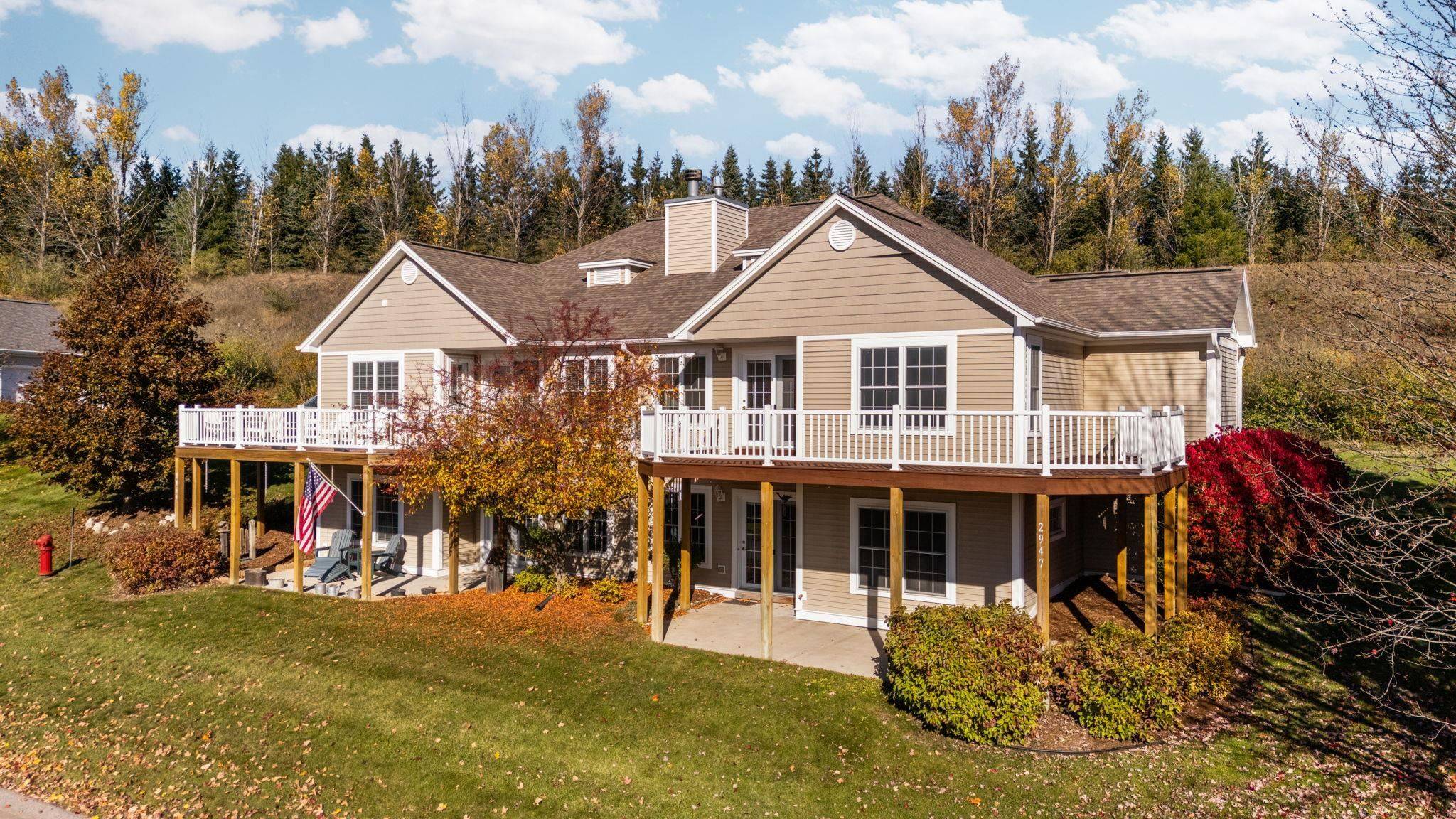 2947 Crown Pointe DR, Garfield Twp, MI 49685