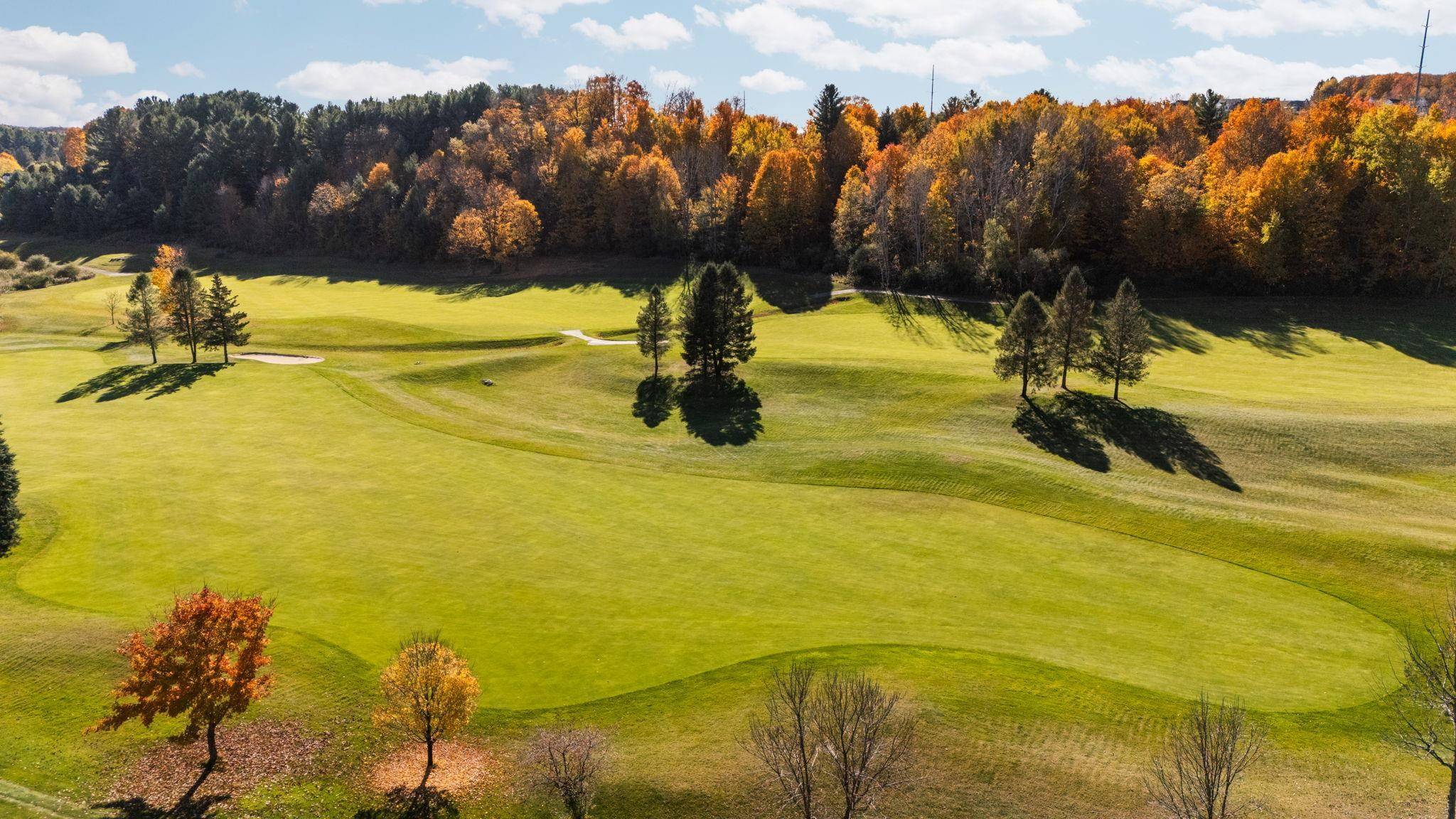 2947 Crown Pointe DR, Garfield Twp, MI 49685