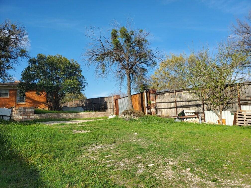 2219 Capri Drive, Fort Worth, TX 76114