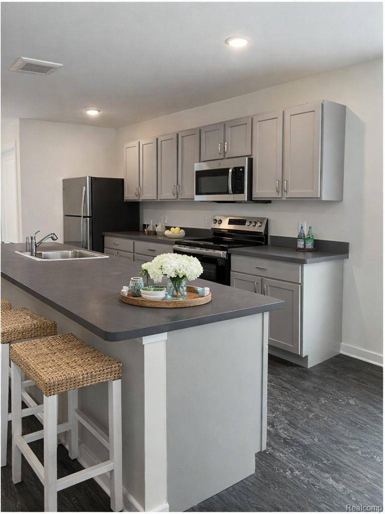 312 High ST #3, Ypsilanti, MI 48198