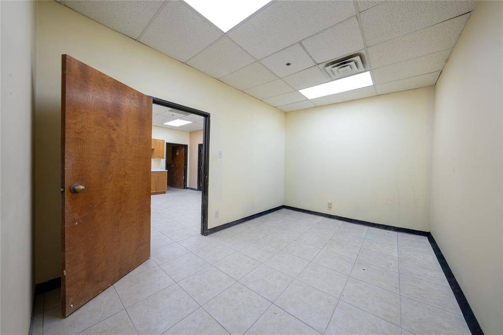 2700 K Avenue, Plano, TX 75074