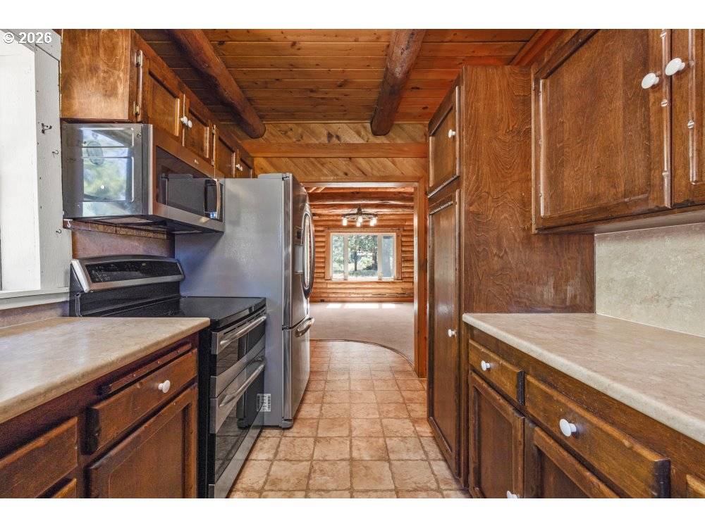 3262 LAKE FOREST RD, Chiloquin, OR 97624