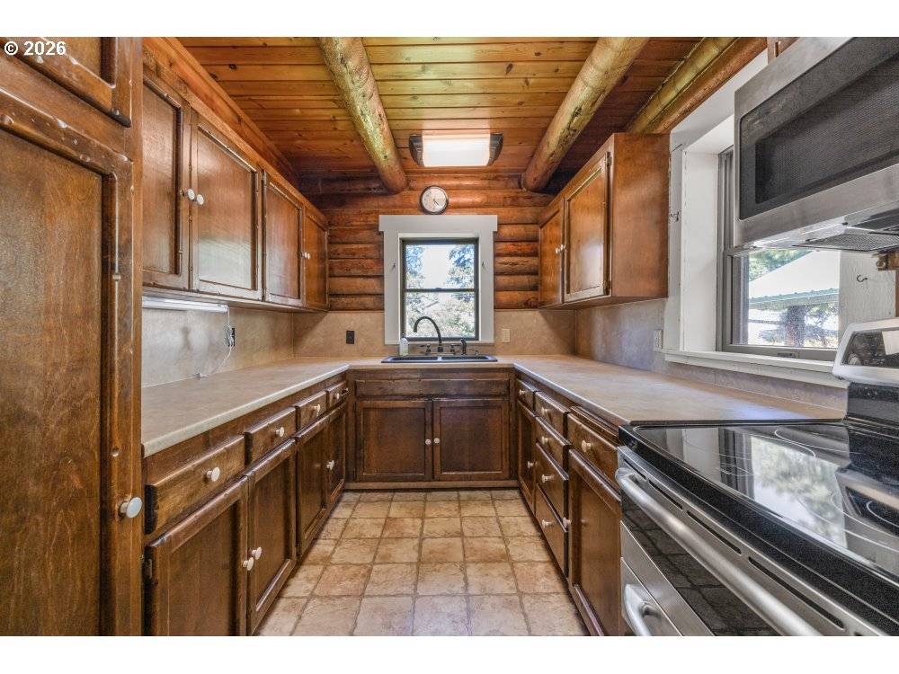 3262 LAKE FOREST RD, Chiloquin, OR 97624