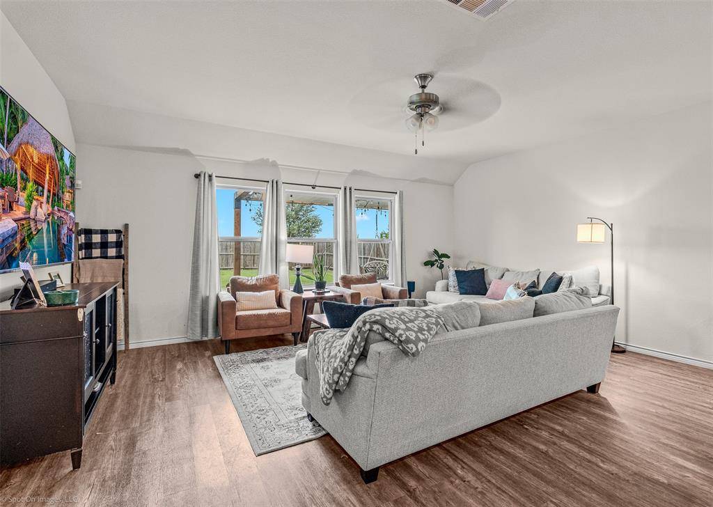 732 Jamestown Lane, Fate, TX 75189