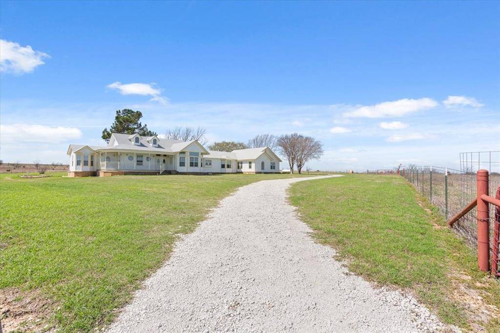596 County Road 3425, Clifton, TX 76634
