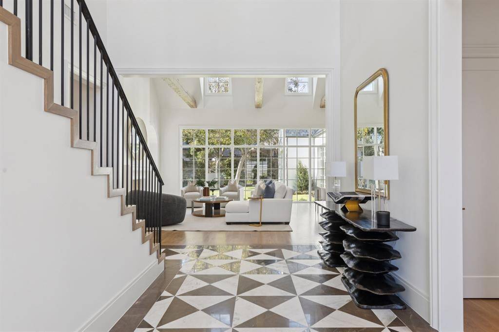 9143 Bluff Hollow Court, Dallas, TX 75220