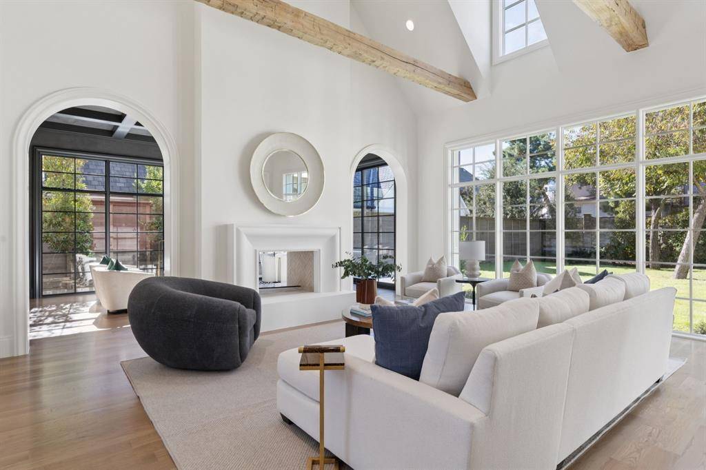 9143 Bluff Hollow Court, Dallas, TX 75220