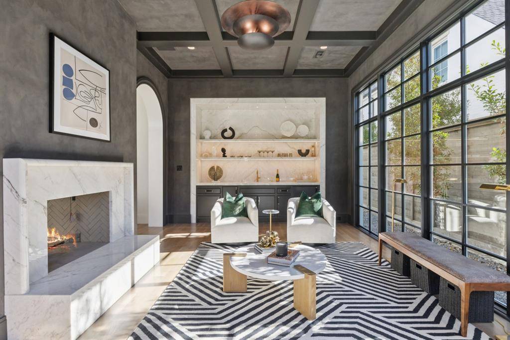 9143 Bluff Hollow Court, Dallas, TX 75220