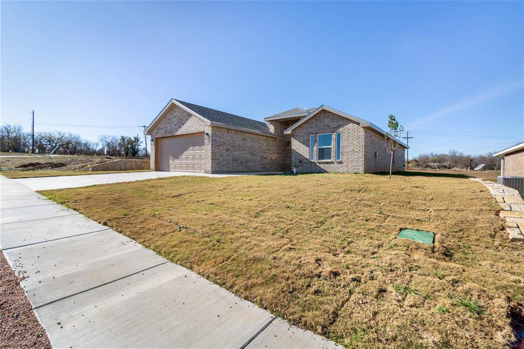 913 E 3RD Street, Coleman, TX 76834