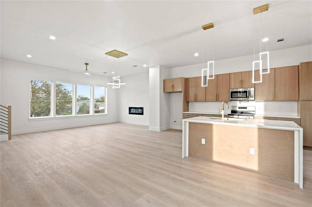 1902 Homeland Street, Dallas, TX 75212