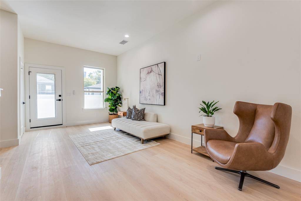 1307 Valley Street, Dallas, TX 75203