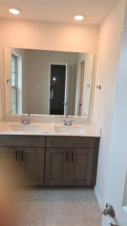 916 LOST MINE Trail, Little Elm, TX 75068