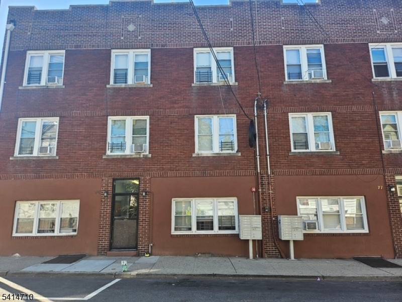 75-77 Center St #5, Clifton City, NJ 07011