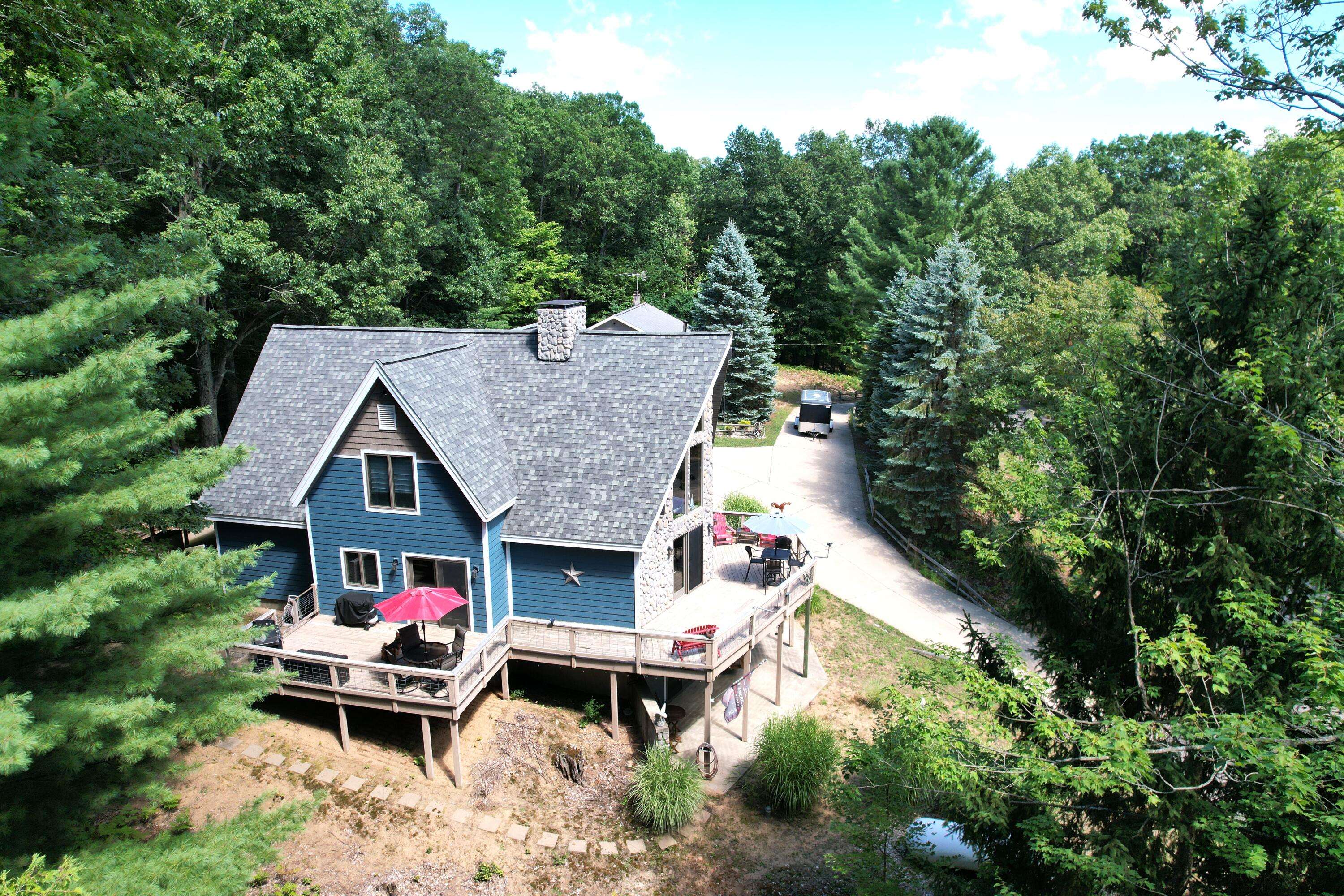 4050 E Ottawa DR, Freesoil Twp, MI 49411