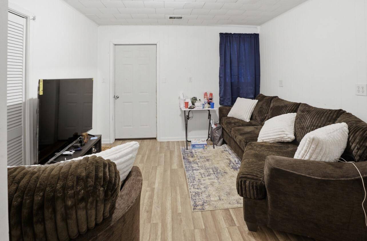 107 S Crystal AVE, Benton Twp, MI 49022