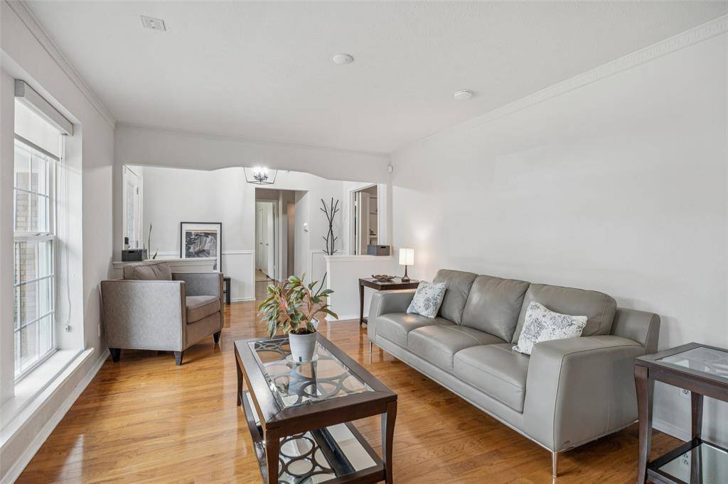 9740 Dartridge Drive, Dallas, TX 75238