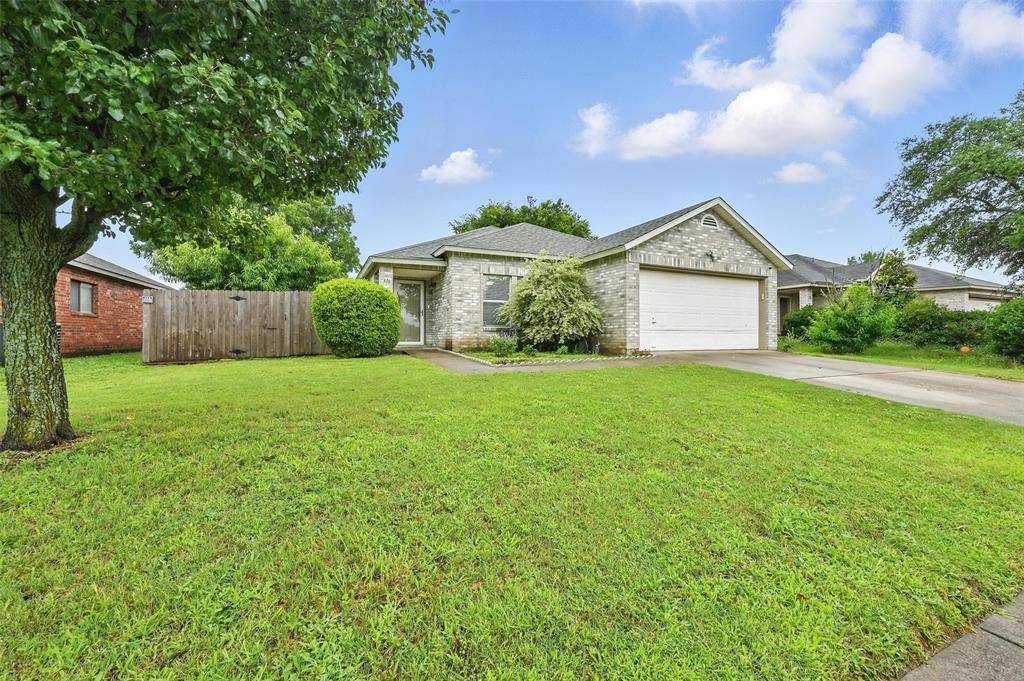 636 Capricorn Street, Cedar Hill, TX 75104