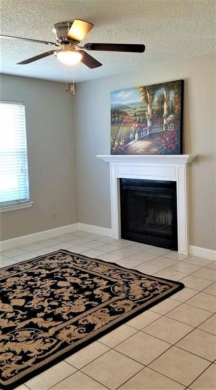 2200 E Trinity Mills Road #403, Carrollton, TX 75006