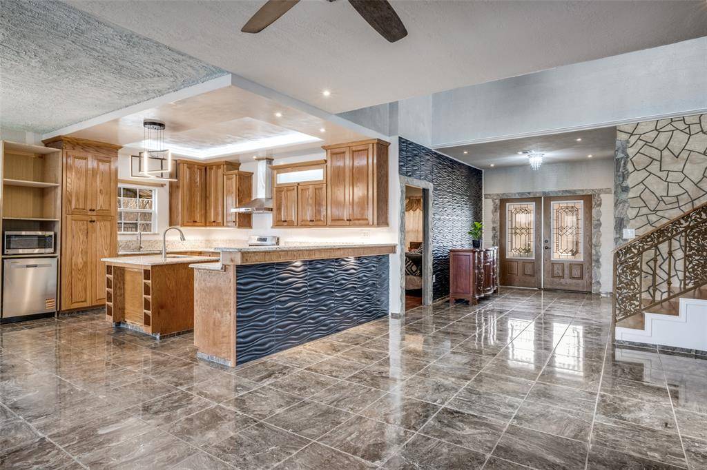 799 County Road 1596, Alvord, TX 76225