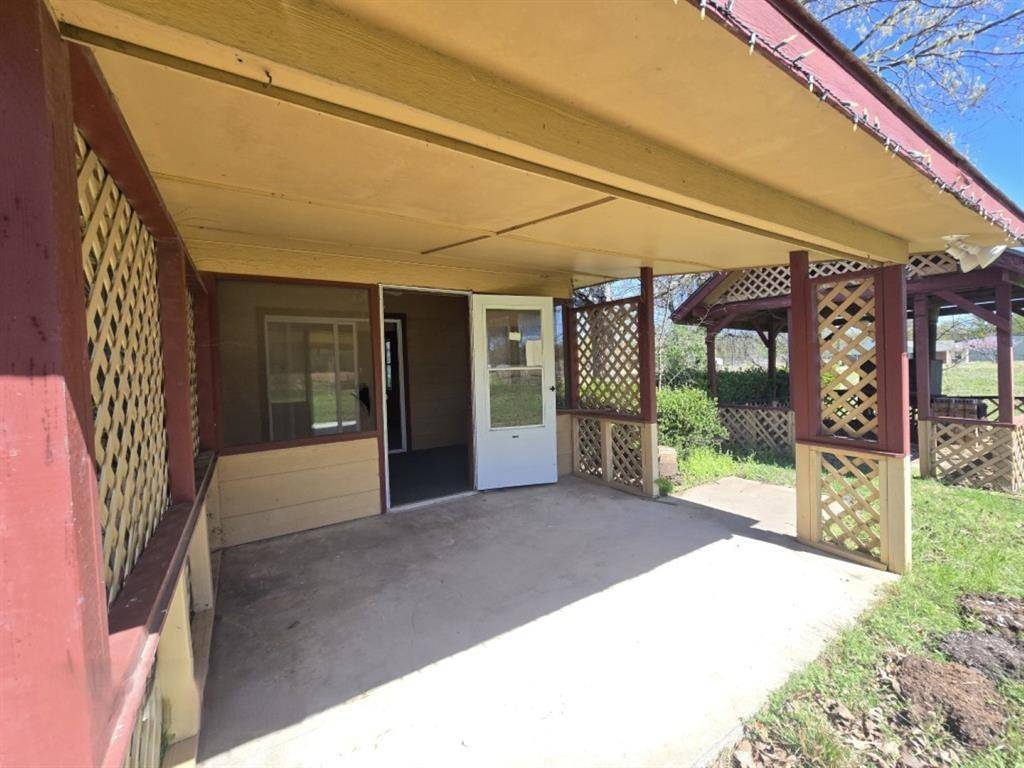 159 Rs County Road 3365, Emory, TX 75440