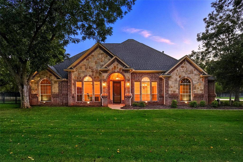 613 W Aurora Vista Trail, Aurora, TX 76078