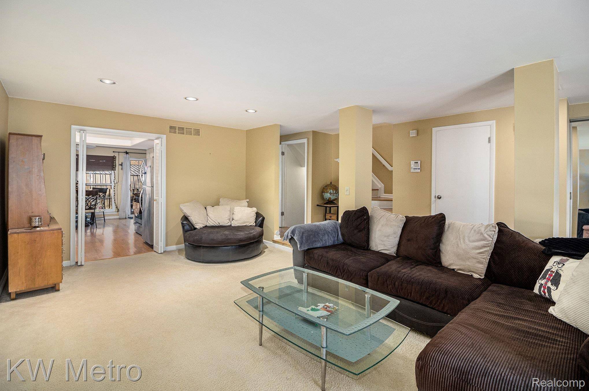 25062 Oakbrooke DR, Southfield, MI 48033