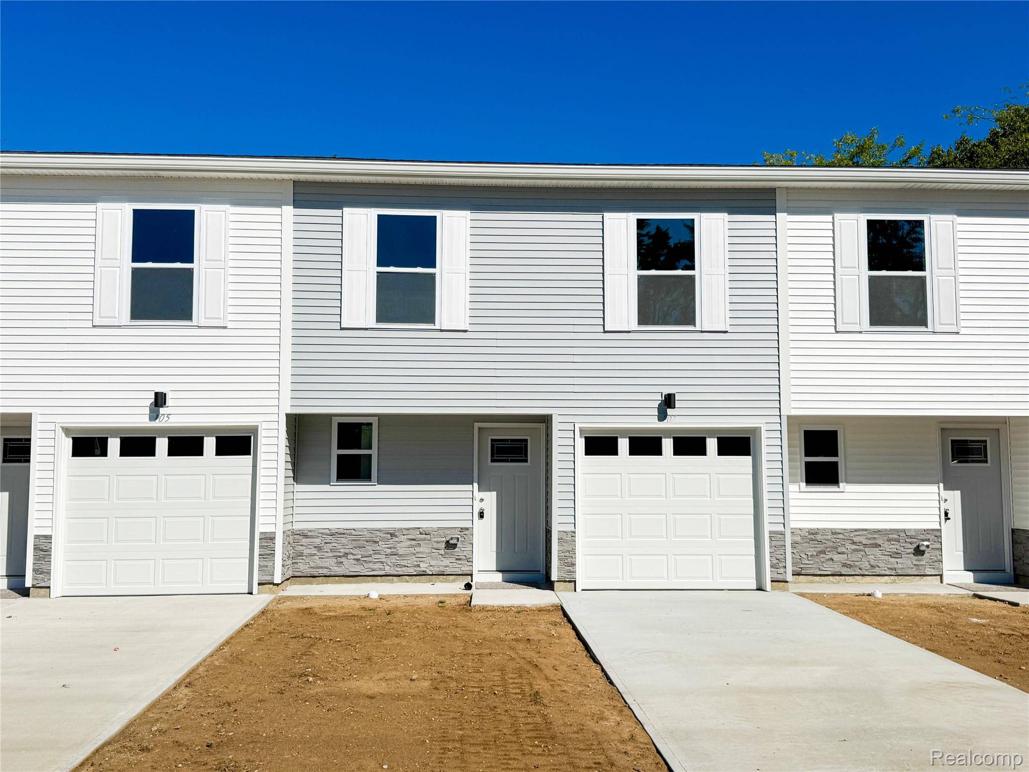 107 Oakwood ST, Holly Village, MI 48442