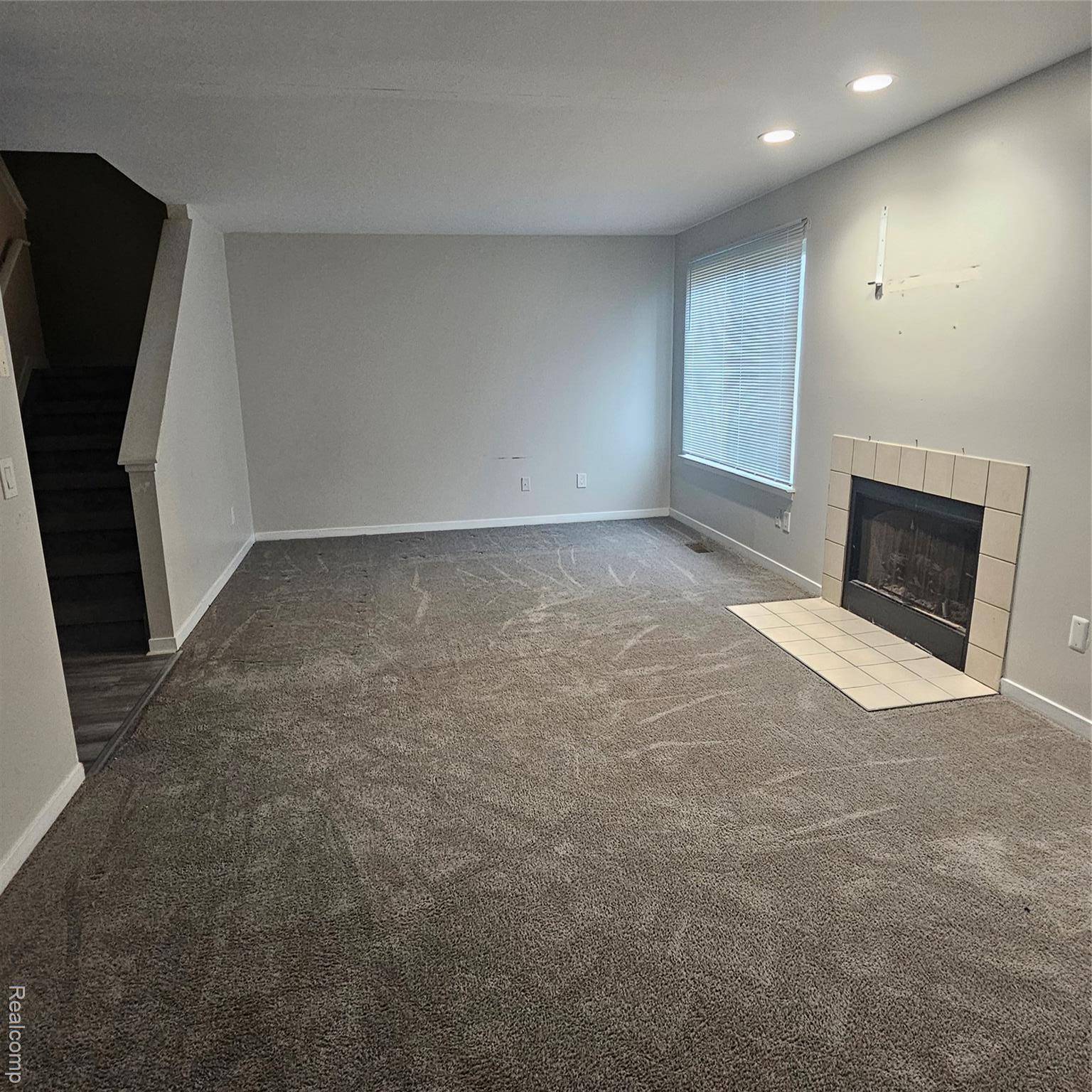 215 Oak Ridge DR, Pontiac, MI 48341