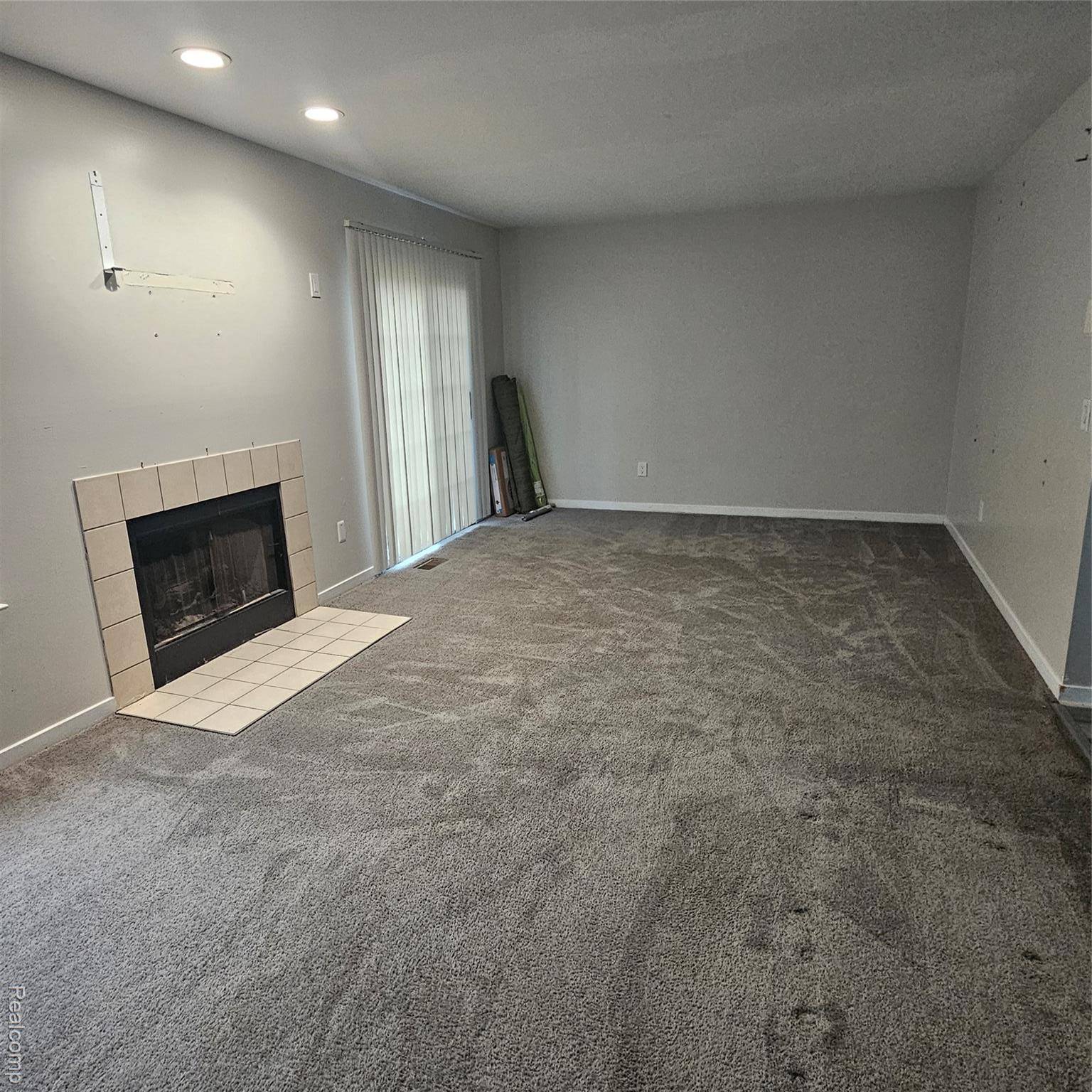 215 Oak Ridge DR, Pontiac, MI 48341