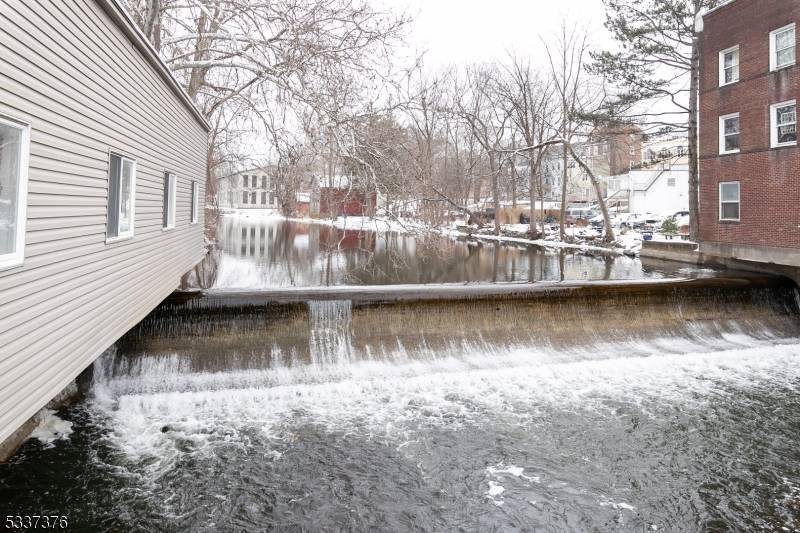 2 Market St, Belvidere Twp., NJ 07823