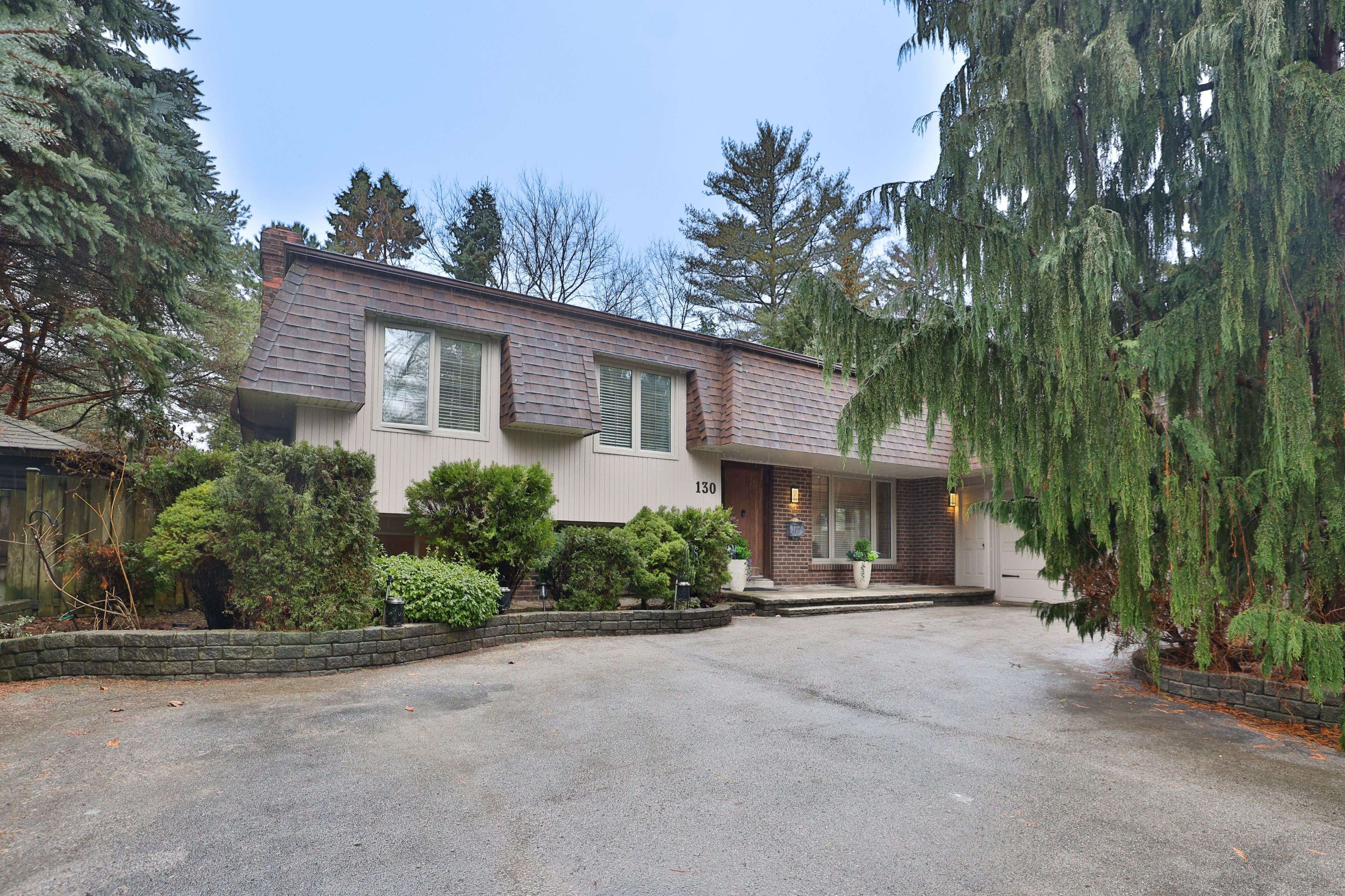 130 Tavistock SQ, Oakville, ON L6K 2V2