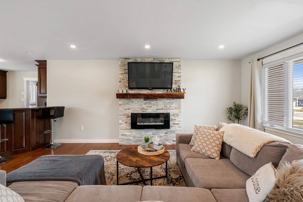 17 Albert ST, Edwardsburgh/cardinal, ON K0E 1T1