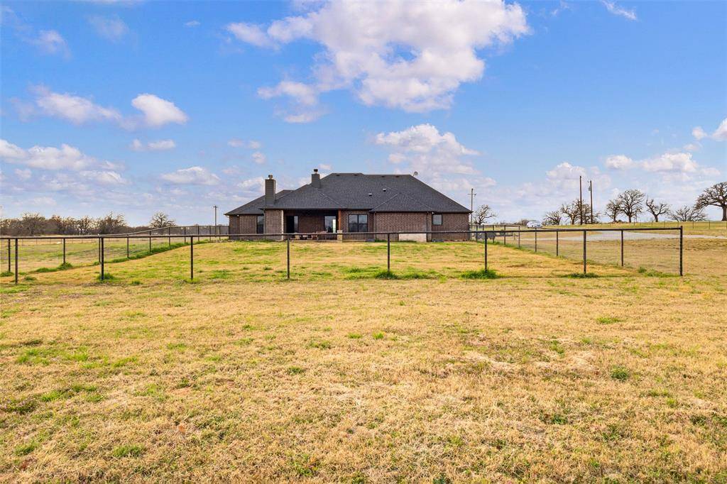 170 Rolling Hills Boulevard, Alvord, TX 76225