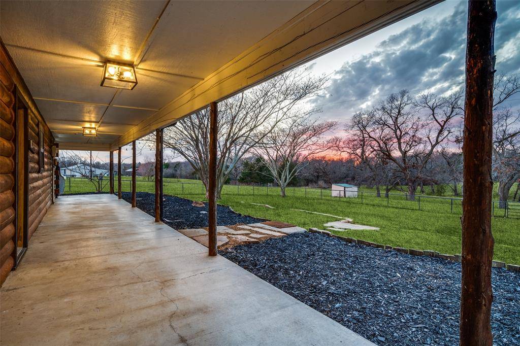 1353 Spring Creek Road, Collinsville, TX 76233