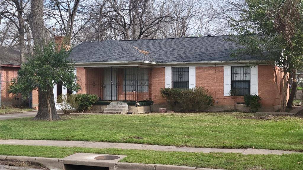 1251 E Pentagon Parkway, Dallas, TX 75216