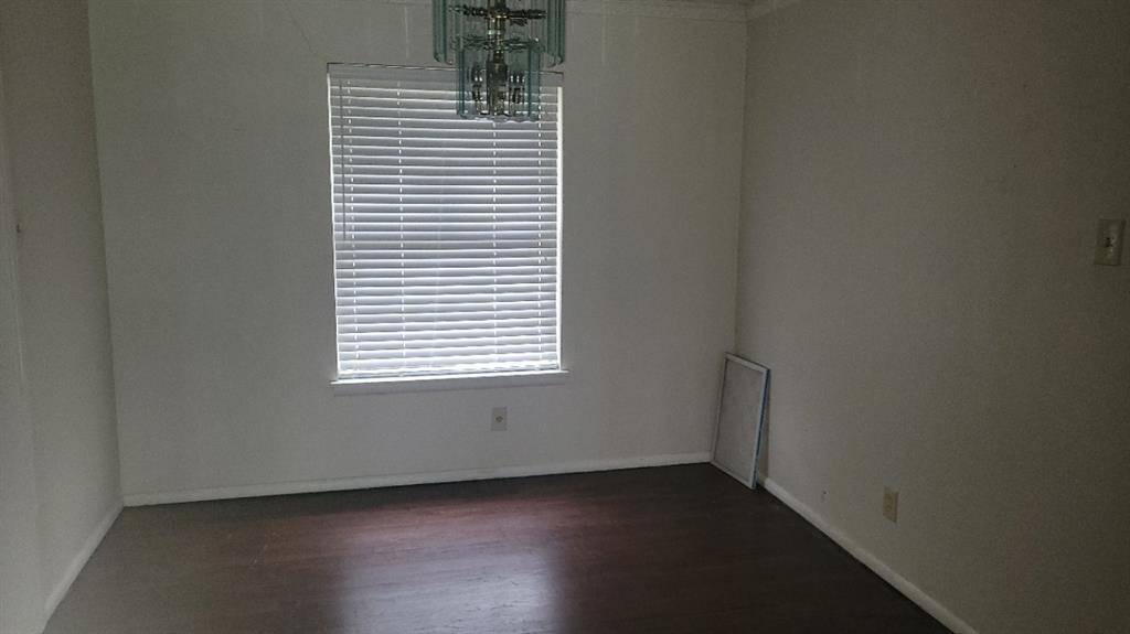 1251 E Pentagon Parkway, Dallas, TX 75216