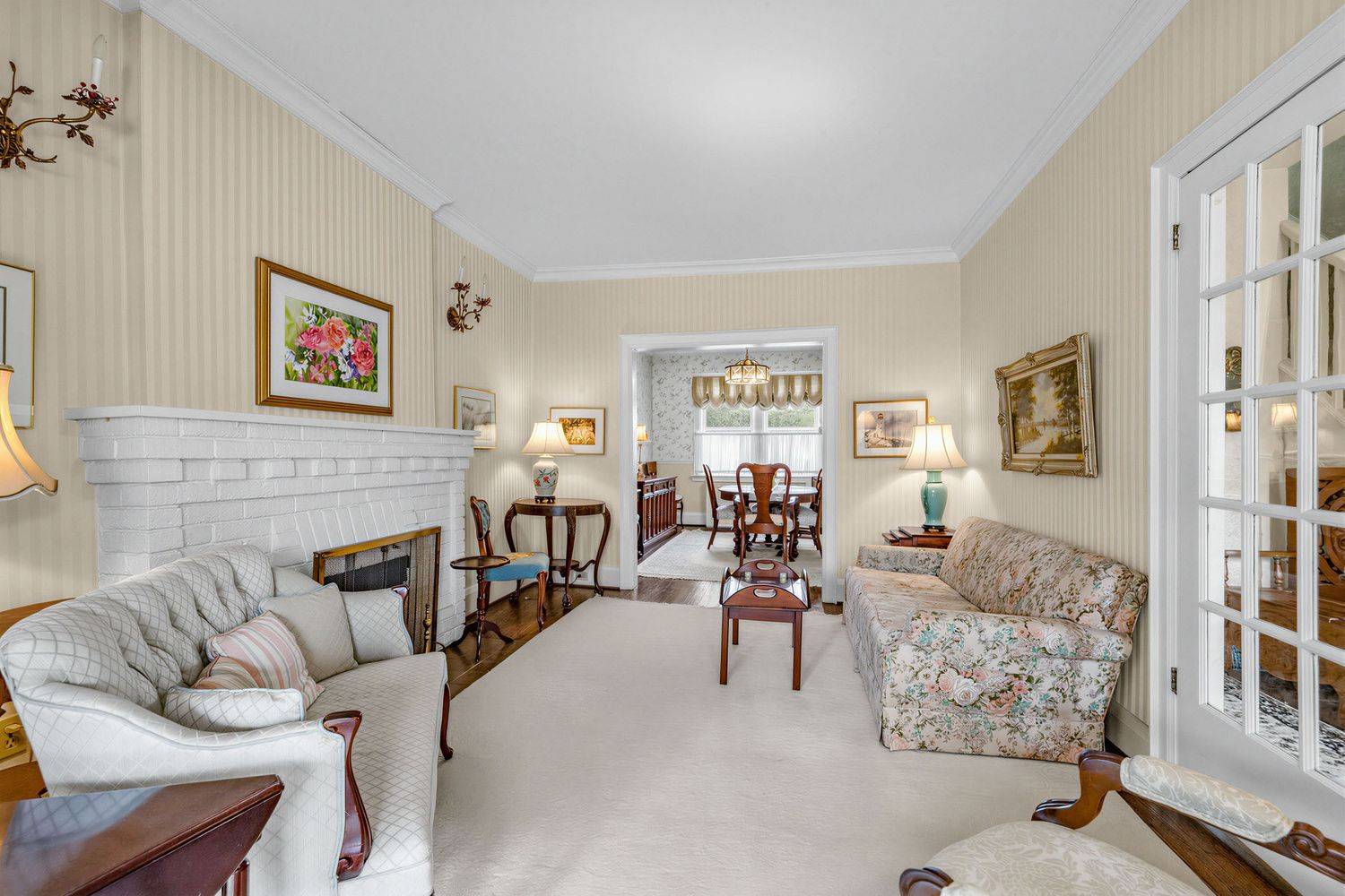 214 Belsize DR, Toronto C10, ON M4S 1M4