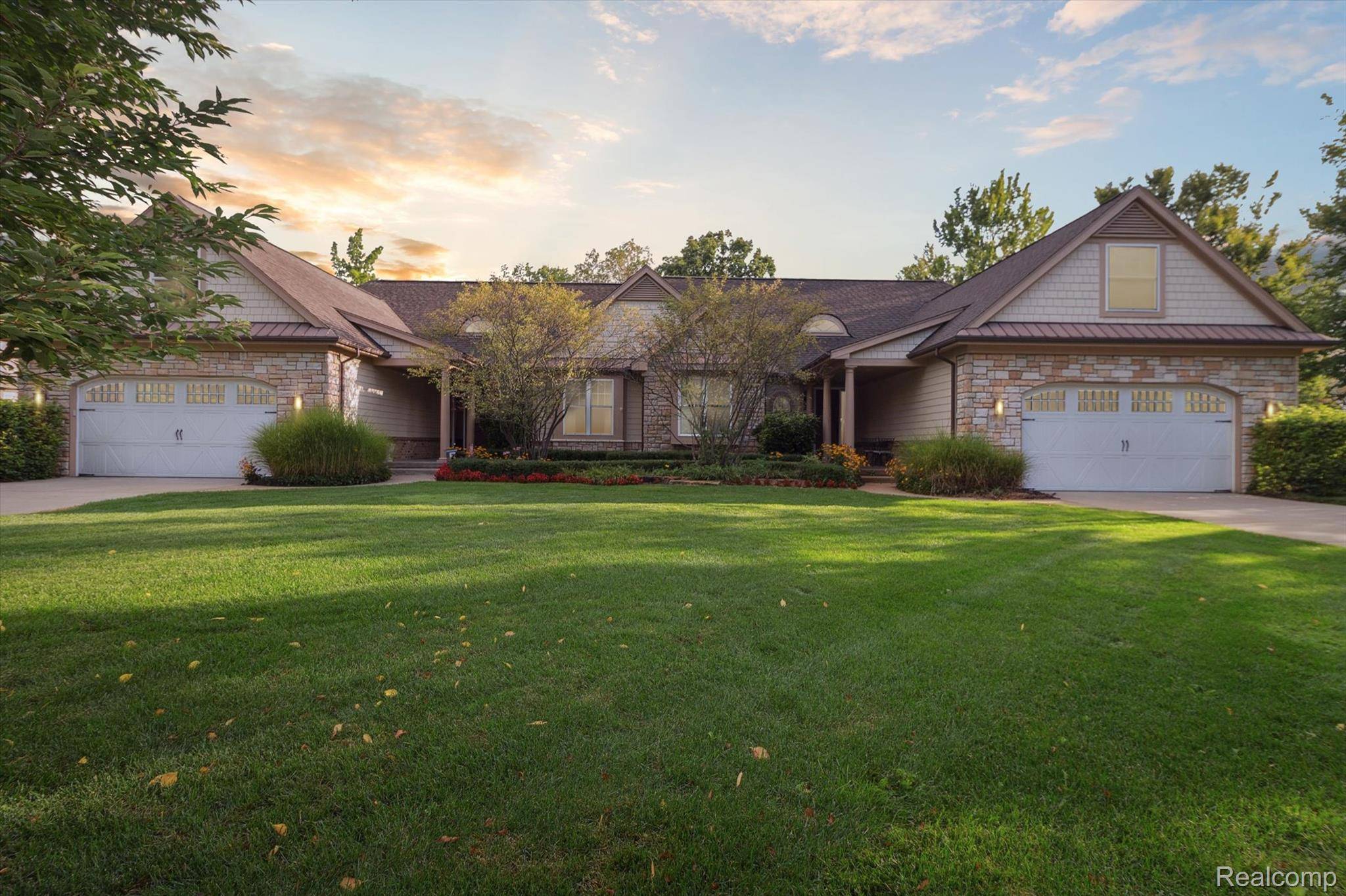 12104 Tullymore DR, Austin Township, MI 49346