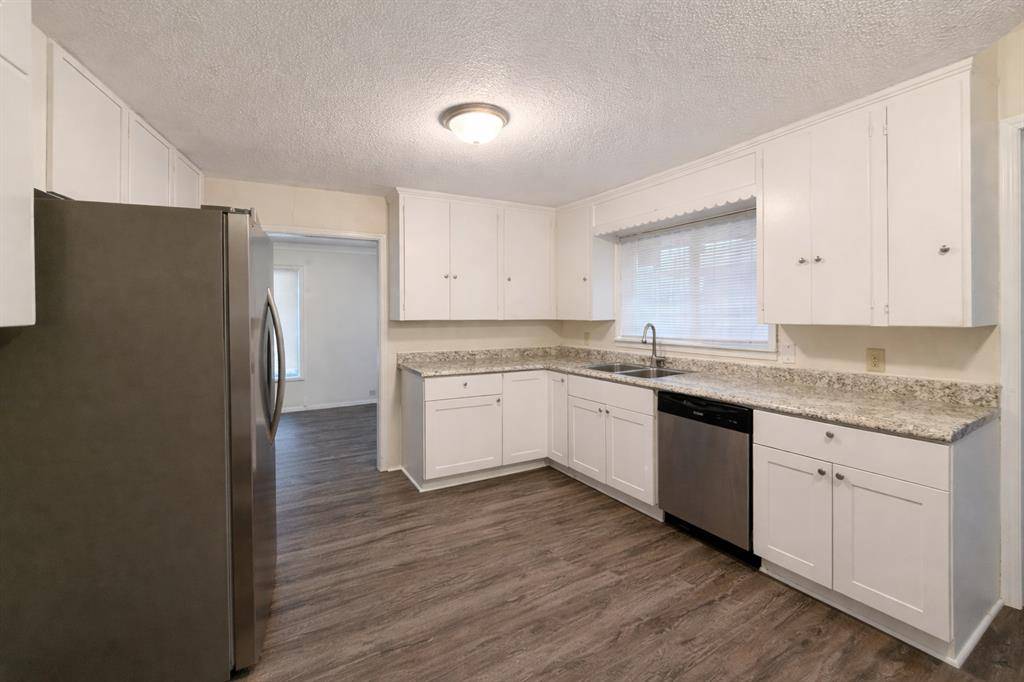 2806 E Atoll Drive, Dallas, TX 75216