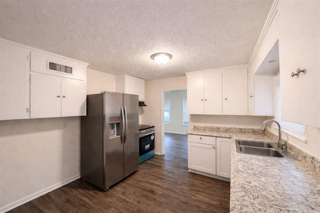 2806 E Atoll Drive, Dallas, TX 75216