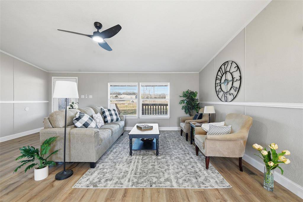 111 Jody Lane, Azle, TX 76020