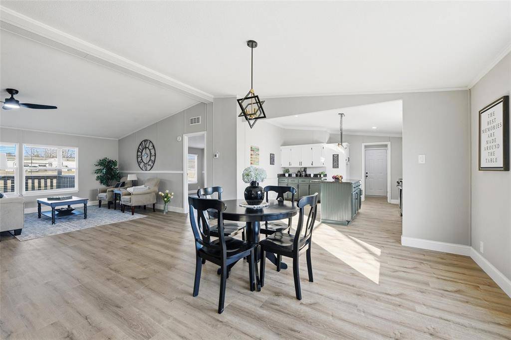 111 Jody Lane, Azle, TX 76020