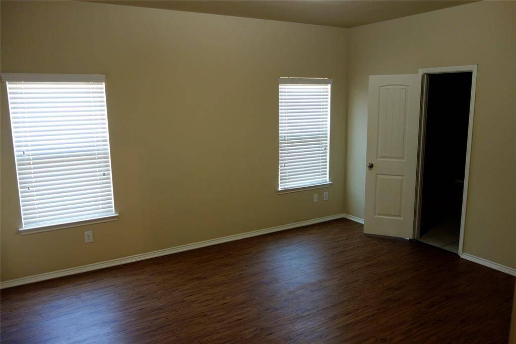 12221 Big Rock Drive, Rhome, TX 76078