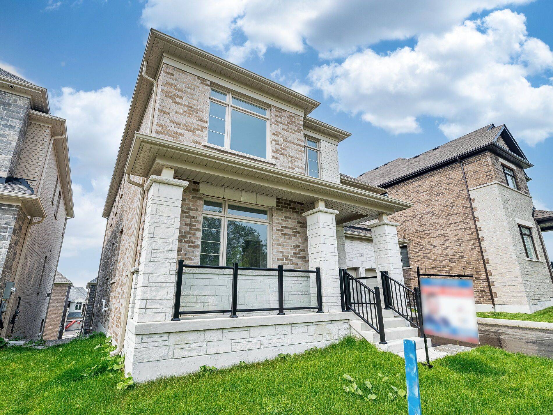 26 Hearn ST, Bradford West Gwillimbury, ON L0G 1B0