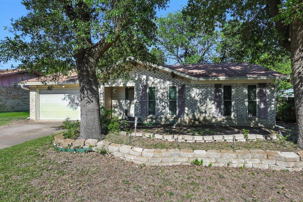 325 Hastings Drive, Cedar Hill, TX 75104
