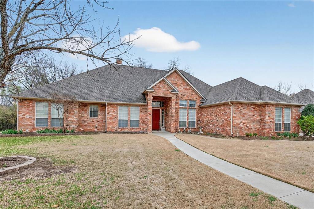 1810 Plum Creek Drive, Midlothian, TX 76065