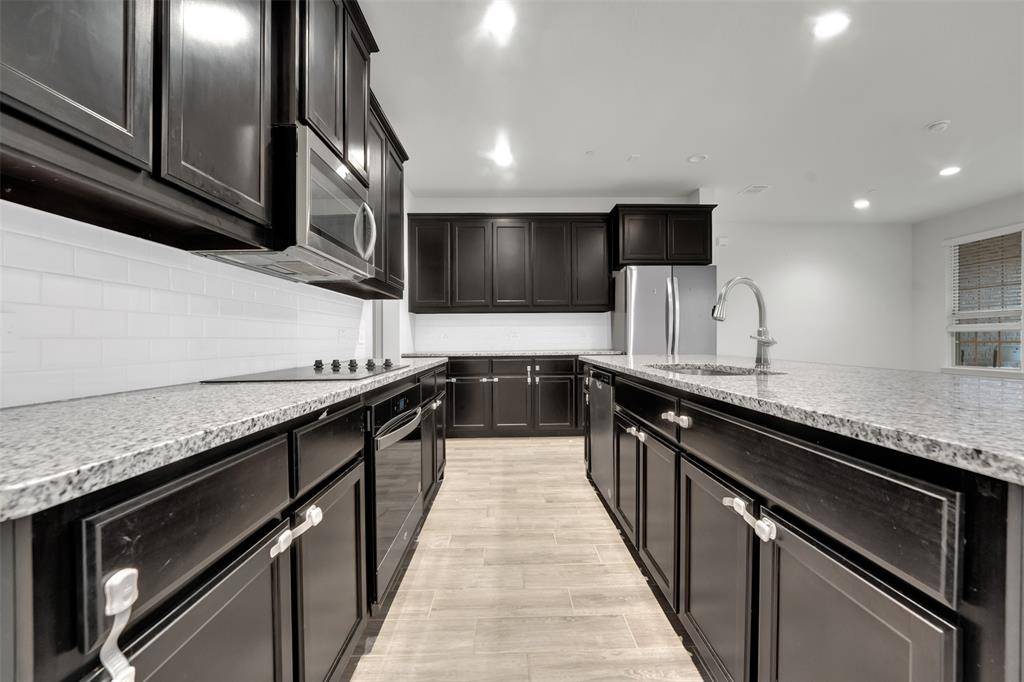 603 Sandiford Court, Mansfield, TX 76063