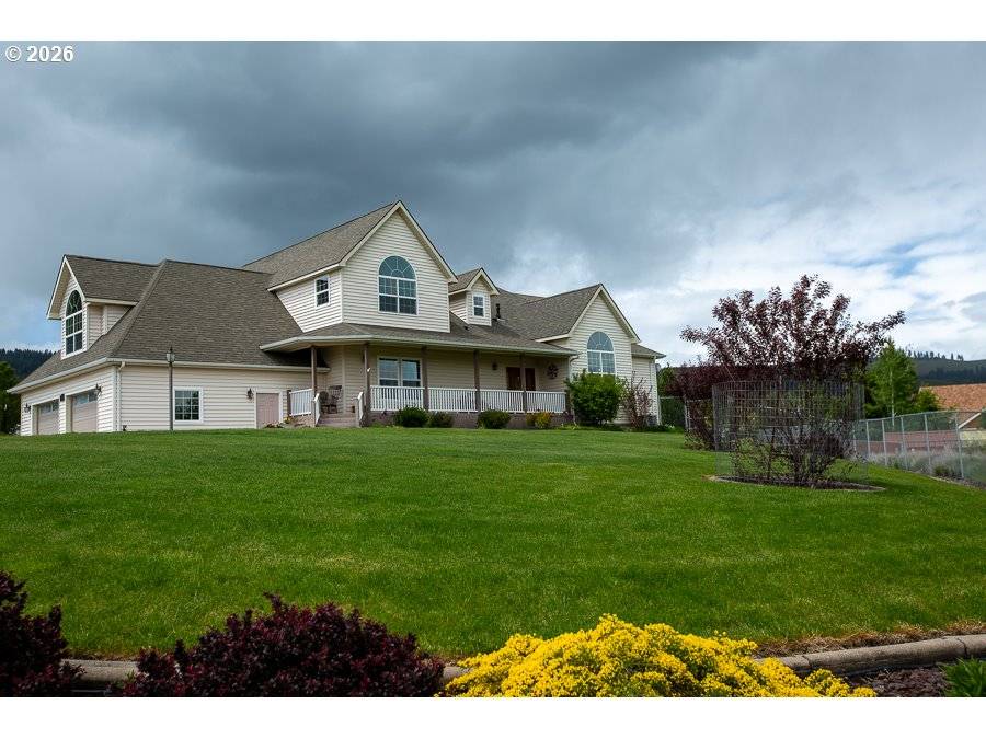 318 S 20TH ST, La Grande, OR 97850