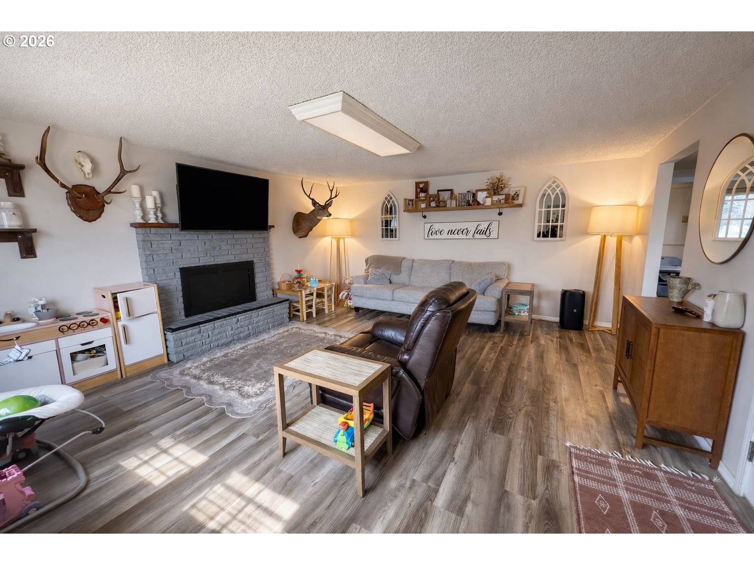 202 S TRADE ST, Amity, OR 97101