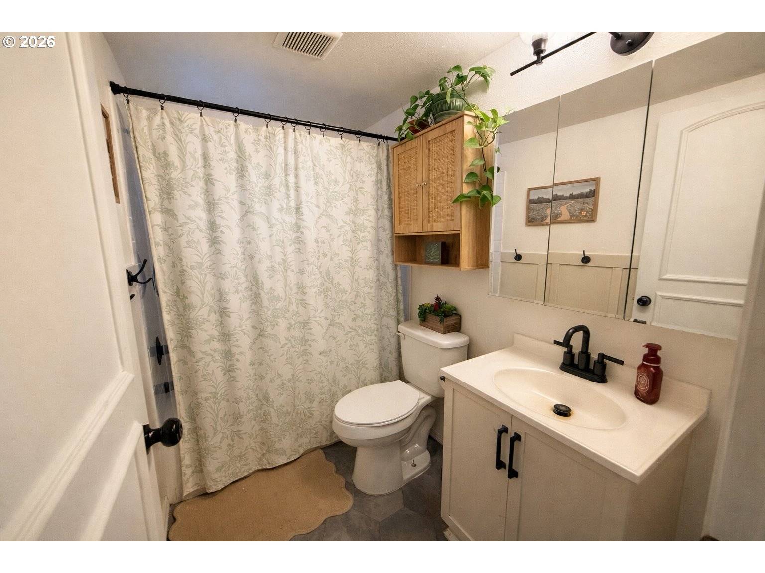 202 S TRADE ST, Amity, OR 97101